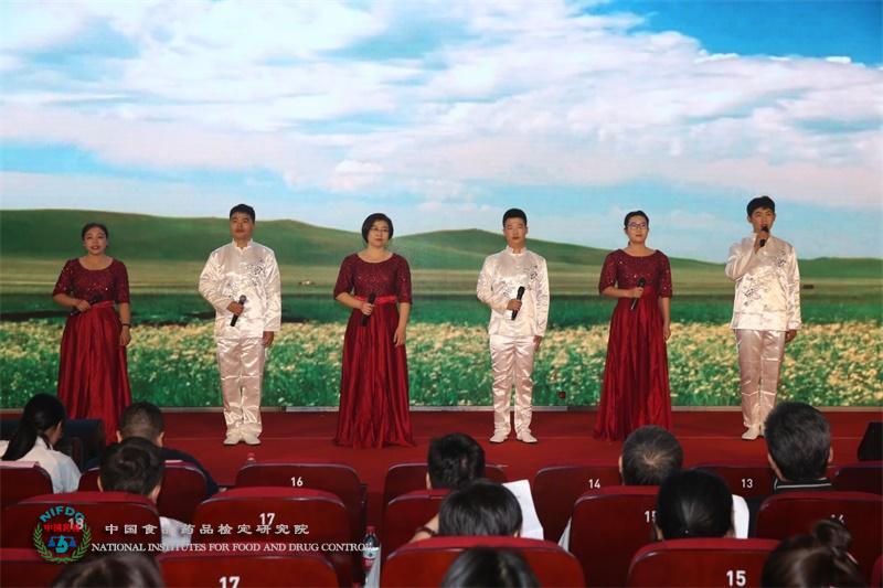 67301569586784021222.jpg 《诗意中国》.jpg